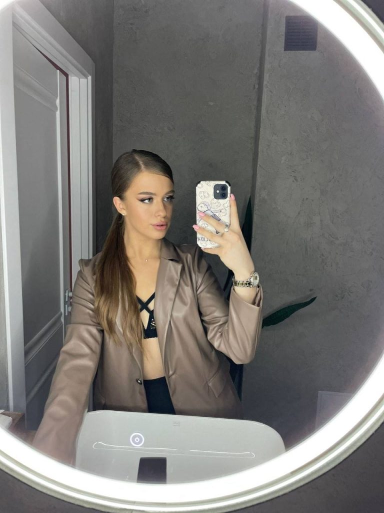 Эскортница Амилина