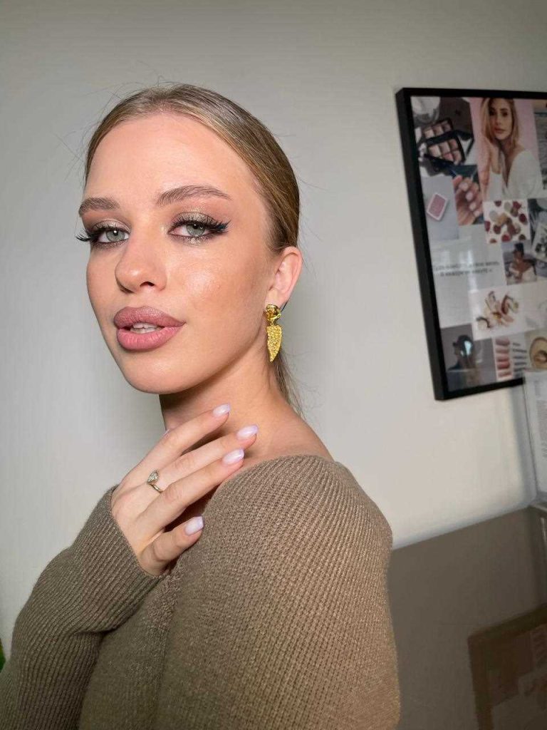 Эскортница Амилина