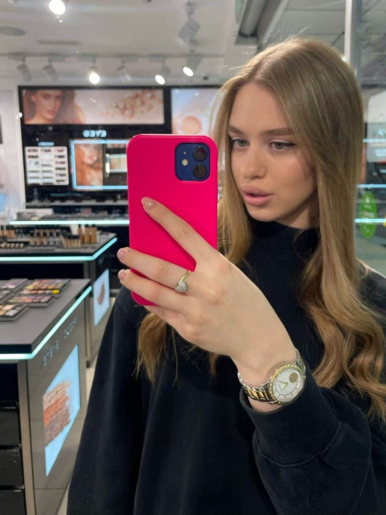 Эскортница Амилина