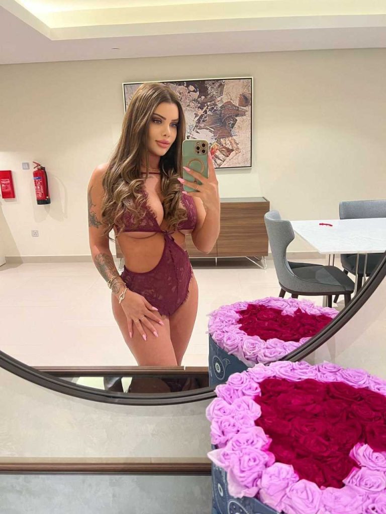 Эскортница Блум